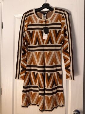 Women's Geometric Long Sleeve Knit Dress - Brown & Cream.